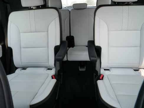 Used 2026 Chevrolet Traverse High Country AWD/4WD image 13