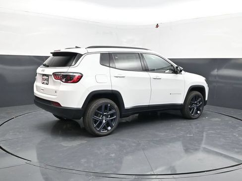 New 2026 Jeep Compass Latitude AWD/4WD image 9