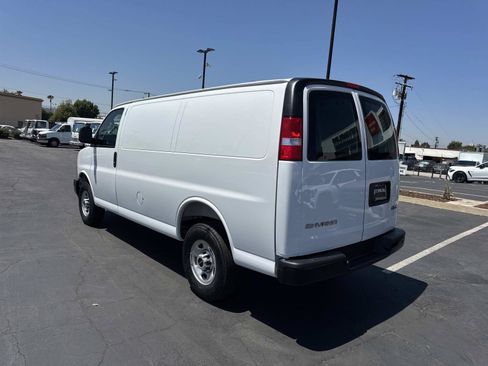 New 2026 GMC Savana 2500 w/ Driver Convenience Package RWD image 7