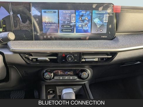 Used 2026 Nissan Kicks SV FWD image 17