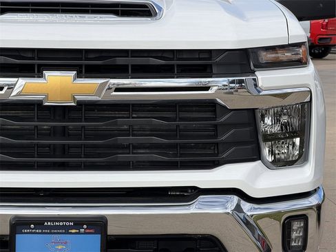 Certified 2025 Chevrolet Silverado 2500 LT w/ Convenience Package image 9