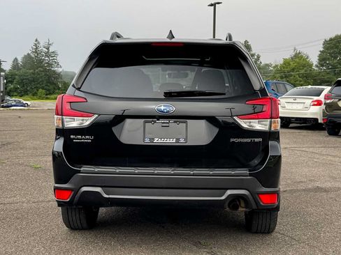 Used 2021 Subaru Forester Premium AWD/4WD image 4