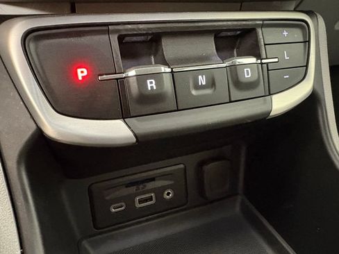 Used 2024 GMC Terrain SLT FWD image 39