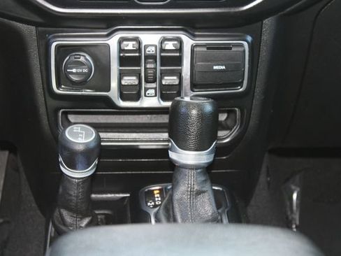 Used 2020 Jeep Wrangler Unlimited Sport S AWD/4WD image 18