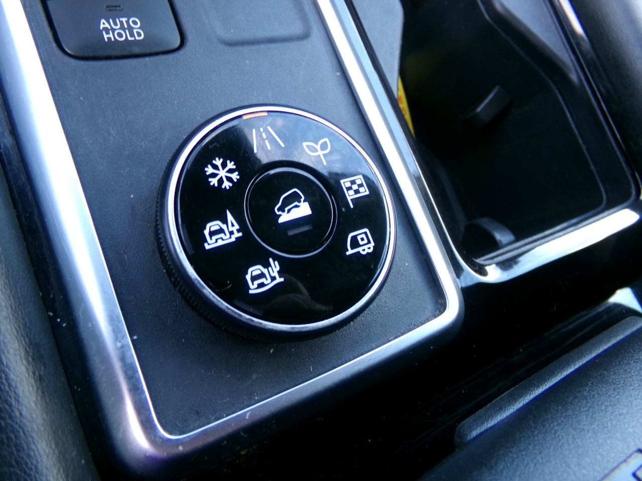 Used 2024 Nissan Pathfinder SV AWD/4WD image 33