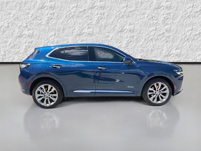 Used 2022 Buick Envision Avenir w/ Technology Package II FWD image 2