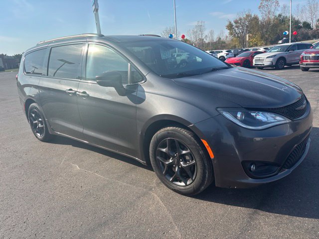 Used 2018 Chrysler Pacifica Limited w/ Advanced Safetytec Group FWD image 7