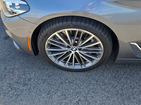 Used 2019 BMW 530i w/ Convenience Package image 3