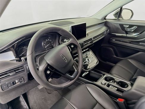 Used 2022 Lincoln Corsair AWD w/ Equipment Group 101A image 9