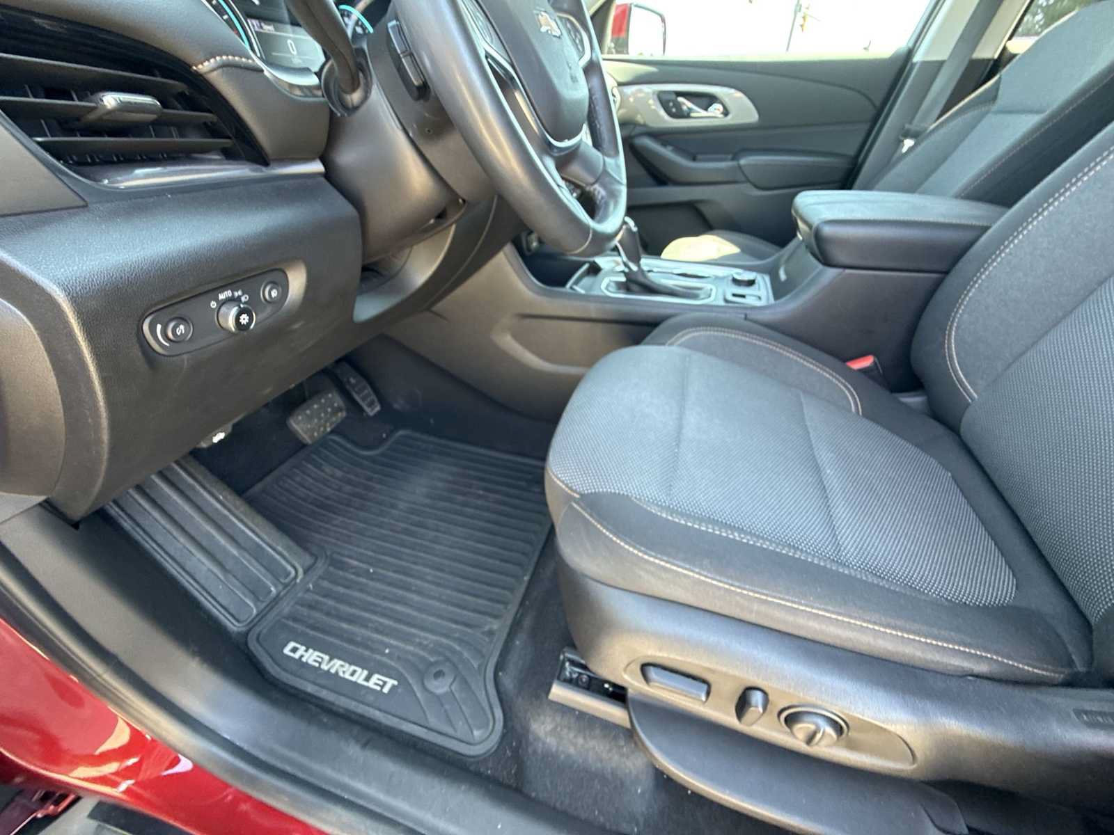 Certified 2018 Chevrolet Traverse LT FWD image 33