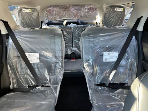 New 2026 Ford Explorer Active w/ Active Comfort Package image 18