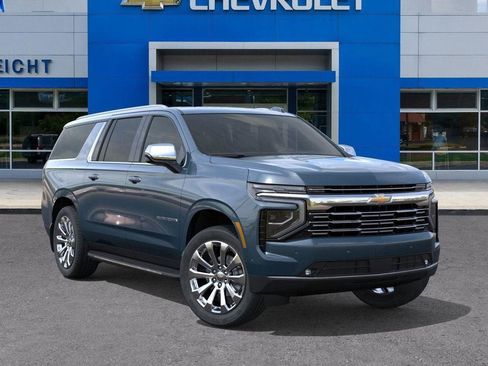 New 2025 Chevrolet Suburban Premier image 7