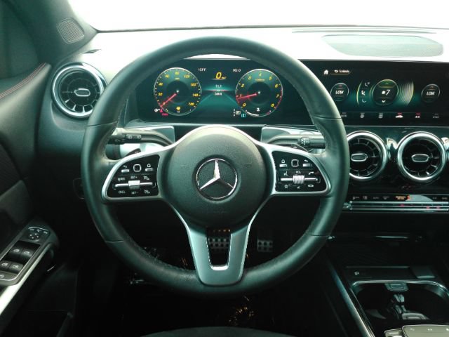 Used 2022 Mercedes-Benz GLB 250 image 31