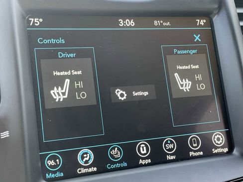 Used 2023 Chrysler 300 S image 23