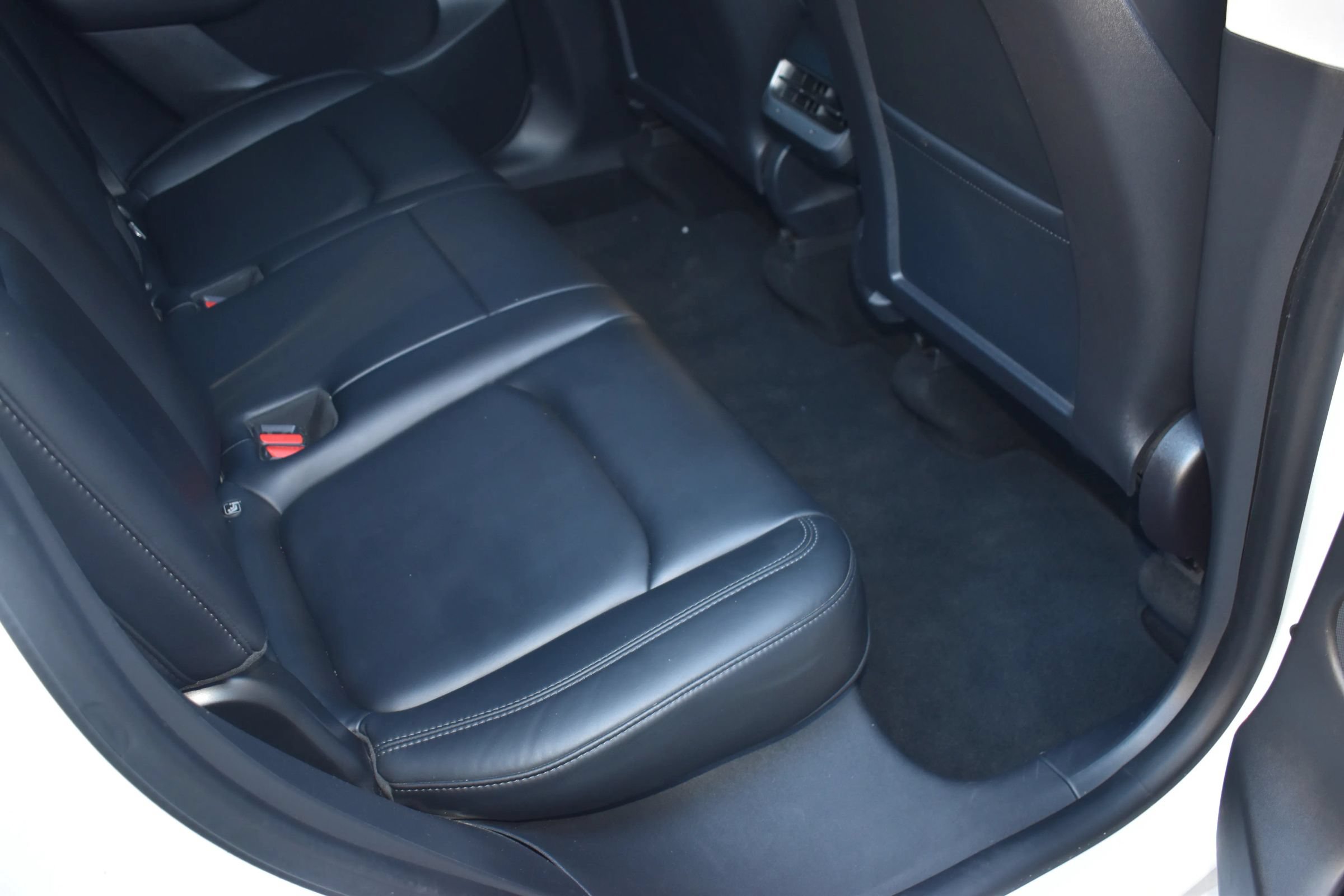 Used 2021 Tesla Model Y Long Range AWD/4WD image 13