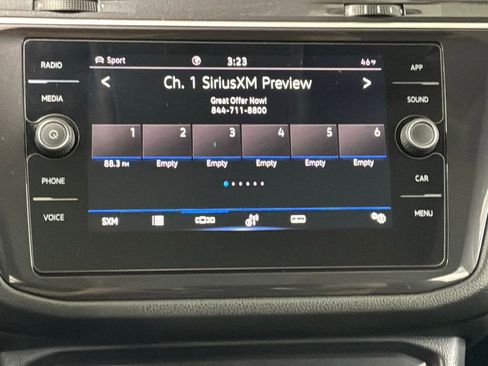 Used 2024 Volkswagen Tiguan SE w/ Panoramic Sunroof Package image 14