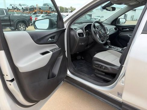 Used 2021 Chevrolet Equinox LS w/ LS Convenience Package AWD/4WD image 9