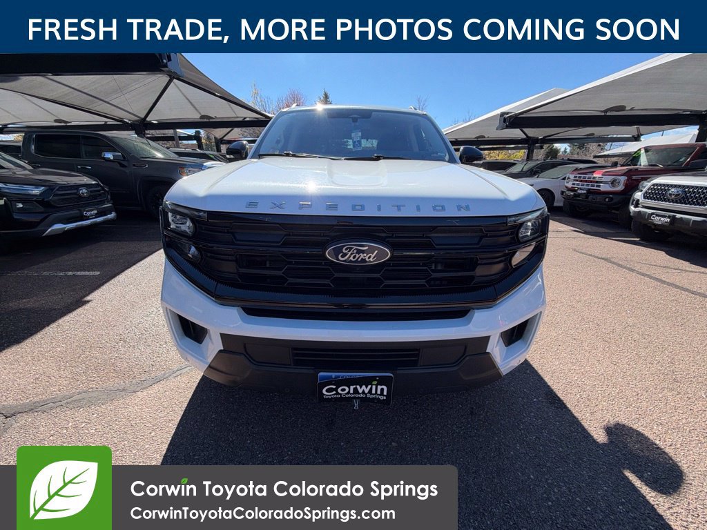 Used 2025 Ford Expedition Active AWD/4WD image 2