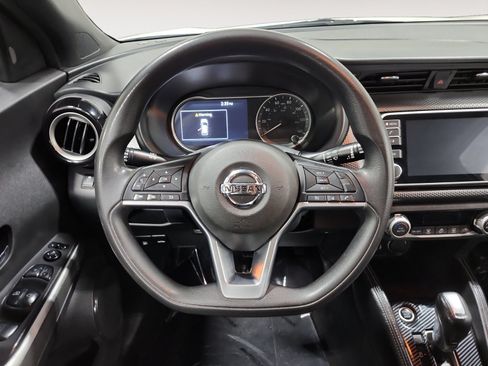 Used 2019 Nissan Kicks SV FWD image 12