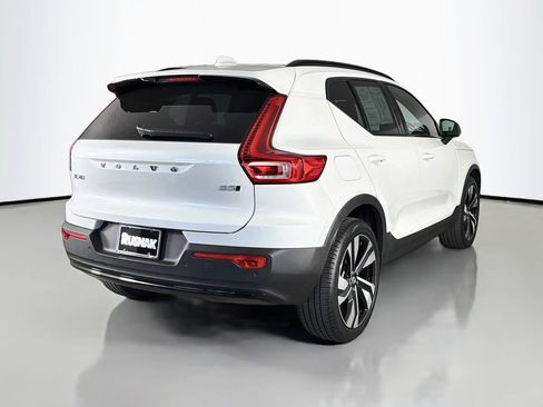 Certified 2023 Volvo XC40 B5 Plus w/ Protection Package Premier AWD/4WD image 7