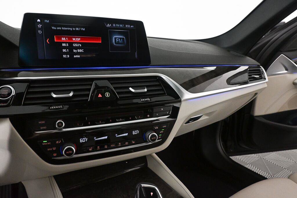 Used 2019 BMW 530i w/ Luxury Package RWD image 12