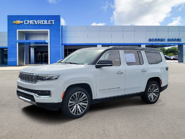 Used 2023 Jeep Grand Wagoneer Series III AWD/4WD image 2