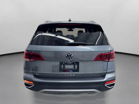 Used 2022 Volkswagen Taos SE w/ IQ.Drive SE Package FWD image 8