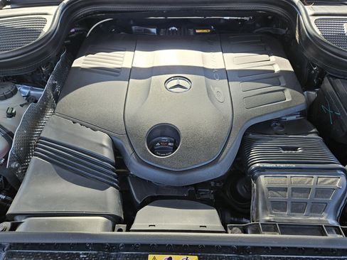 Certified 2025 Mercedes-Benz GLS 450 4MATIC image 32
