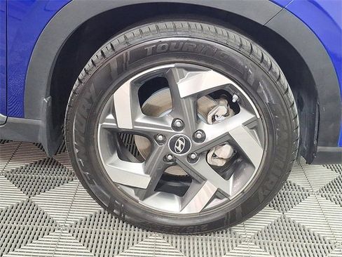Used 2022 Hyundai Venue Limited image 12