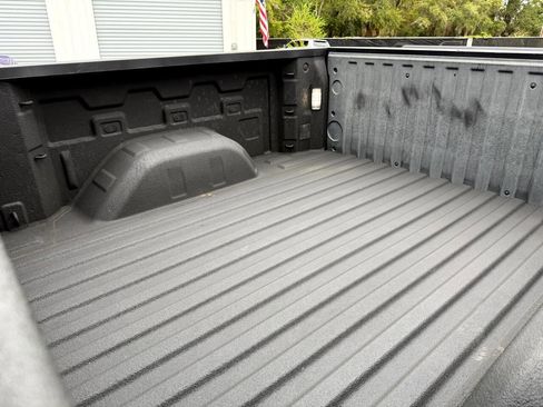 Used 2021 Chevrolet Silverado 1500 LT image 12