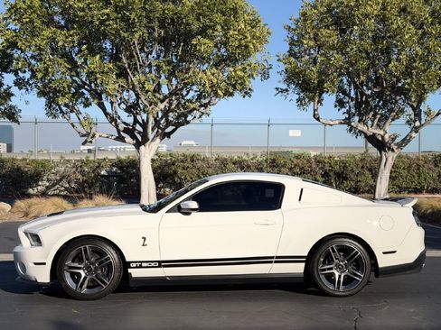 Used 2011 Ford Mustang Shelby GT500 w/ Electronics Pkg RWD image 9