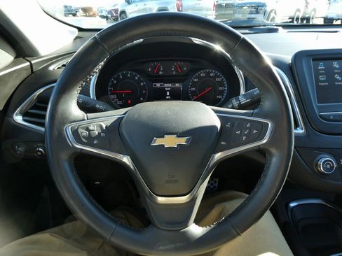 Used 2017 Chevrolet Malibu LT w/ Sport Package image 27