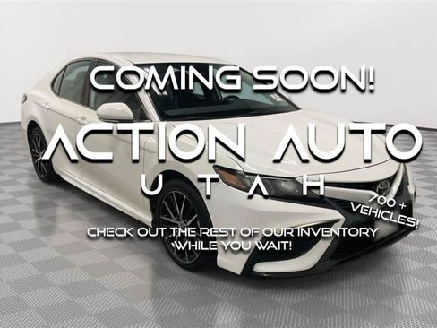 Used 2022 Toyota Camry SE w/ Carpet Mat Package (TMS) FWD image 1