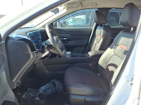 New 2026 Nissan Kicks SR w/ Cold Weather Package image 26