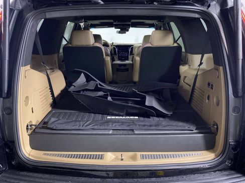 Certified 2020 Cadillac Escalade Platinum AWD/4WD image 16