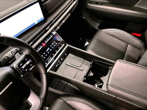 Used 2025 Hyundai Santa Fe Limited FWD image 16