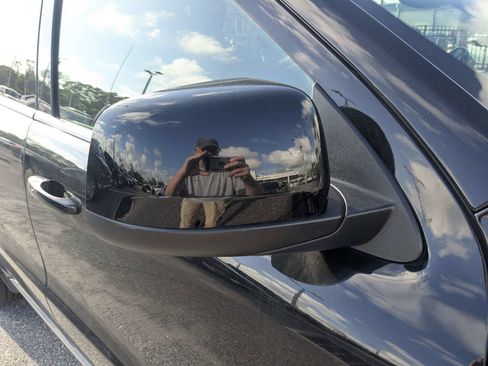 Used 2023 Dodge Durango SXT RWD image 12