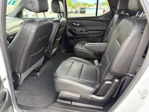 Used 2023 Chevrolet Traverse LT image 15