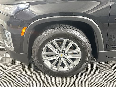 Used 2023 Chevrolet Traverse LT w/ LPO, Cargo Package AWD/4WD image 11