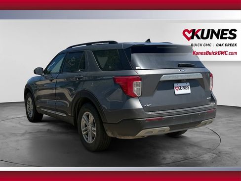 Used 2023 Ford Explorer XLT w/ Equipment Group 202A AWD/4WD image 7