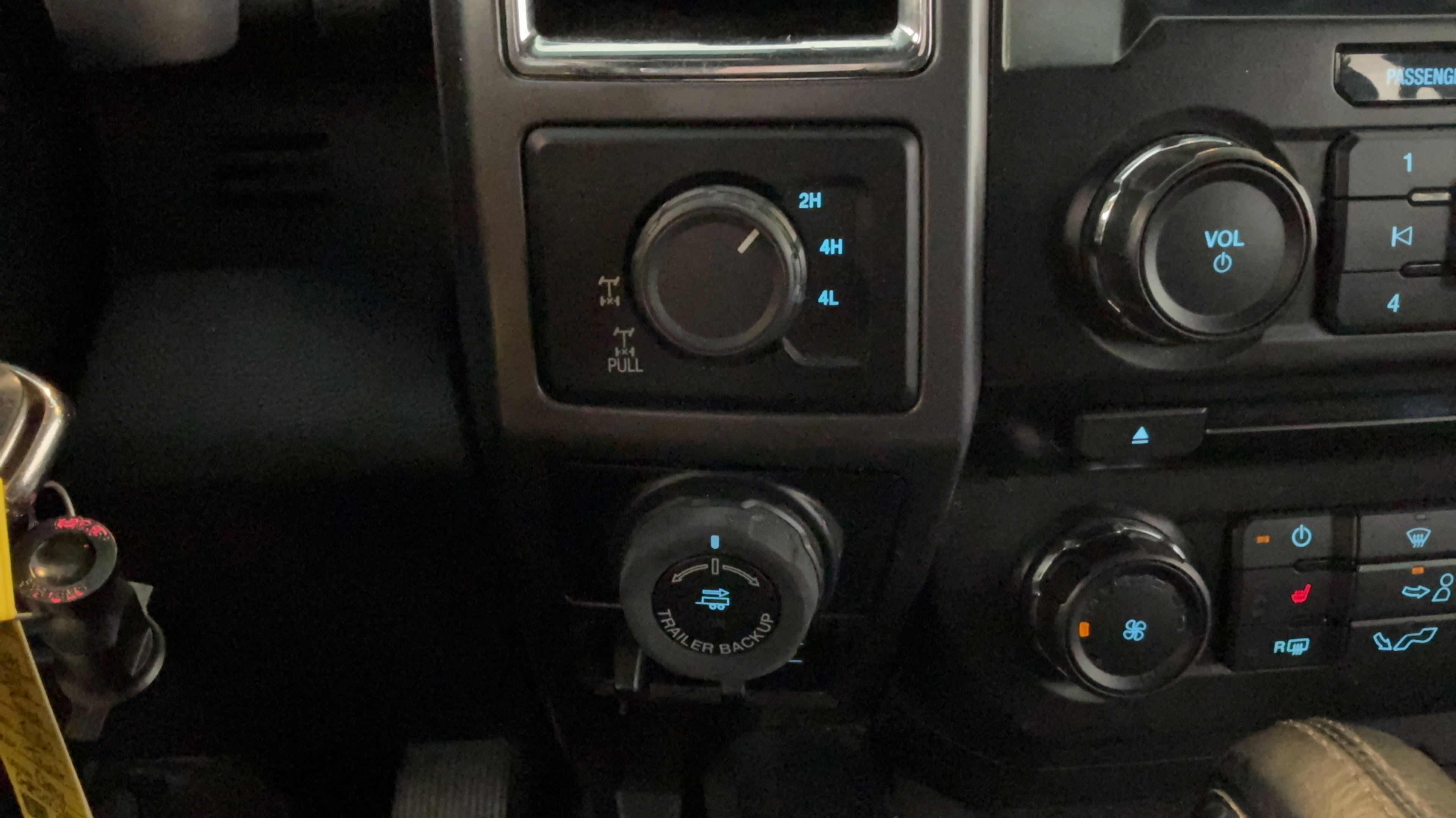 Used 2016 Ford F150 XLT w/ Equipment Group 302A Luxury AWD/4WD image 17
