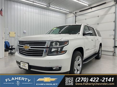Used 2018 Chevrolet Suburban Premier AWD/4WD image 6