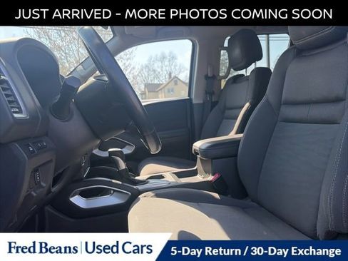 Used 2022 Nissan Frontier SV image 12