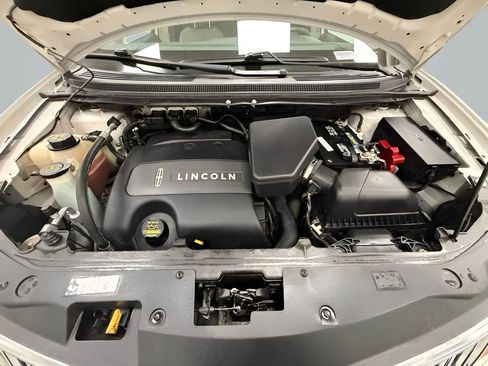 Used 2012 Lincoln MKX AWD image 24