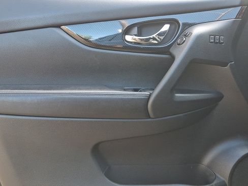 Used 2020 Nissan Rogue SL AWD/4WD image 12