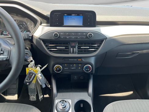 Used 2022 Ford Escape S AWD/4WD image 11