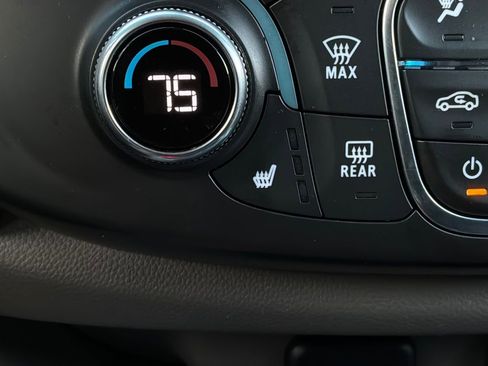 Used 2020 Chevrolet Traverse LT FWD image 30