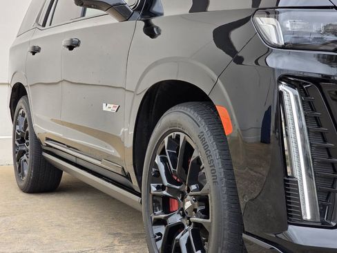 Used 2023 Cadillac Escalade V w/ LPO, Floor Liner Package image 43