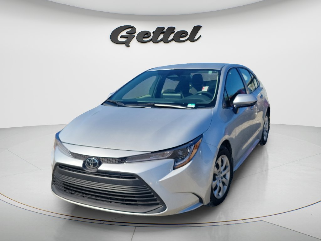 Used 2026 Toyota Corolla LE FWD image 1