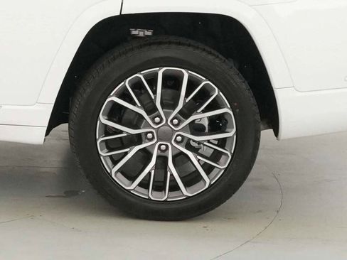 New 2025 Jeep Grand Cherokee L Summit image 38